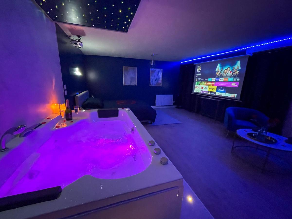 Spa Sous Les Etoiles - Cinema - Netflix - Parking - Gare أميا المظهر الخارجي الصورة